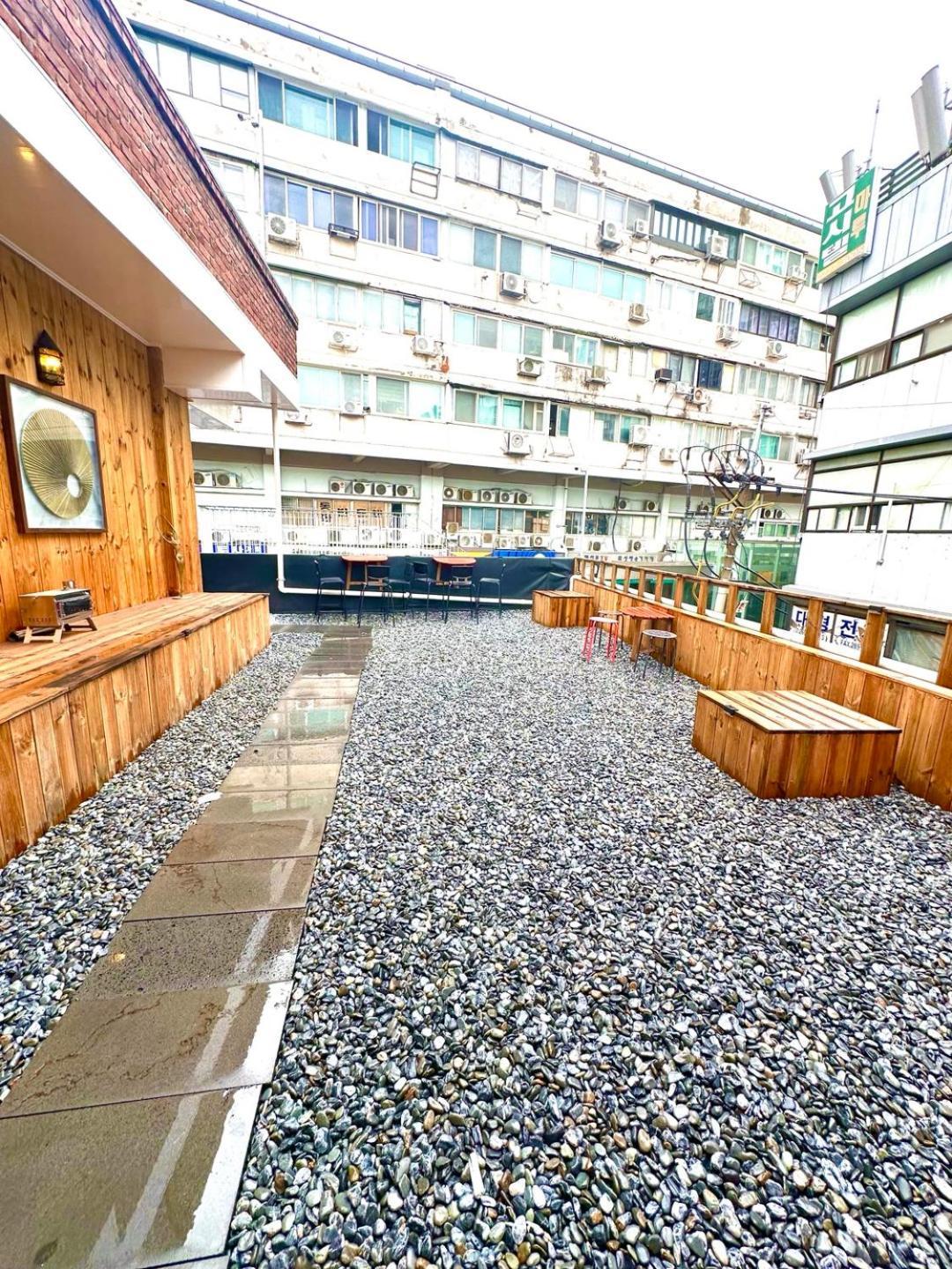 R Jongmyo Guest house
