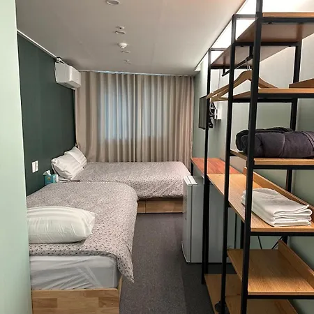 R Guesthouse Jongmyo Seoul Exterior photo