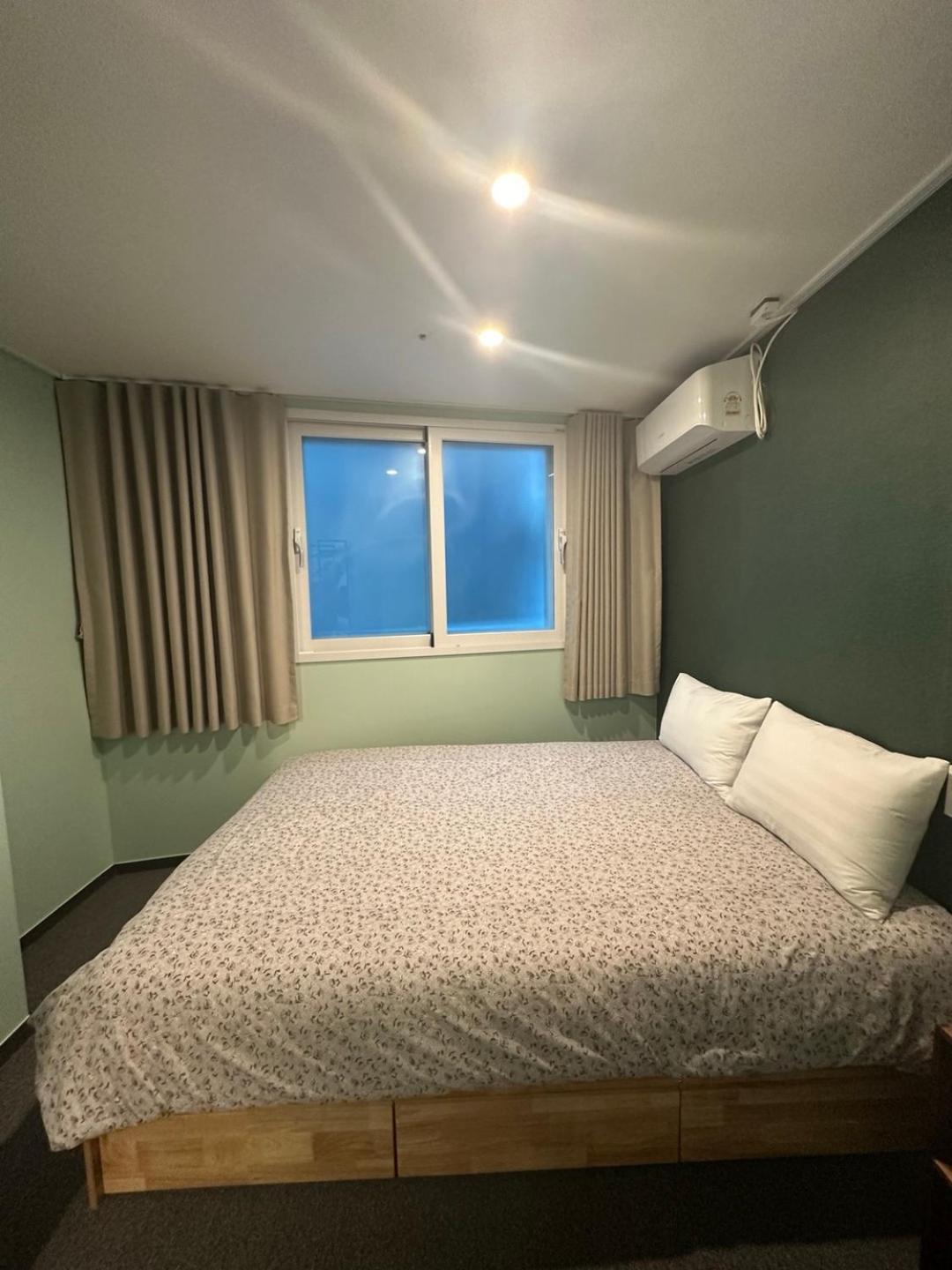 R Jongmyo Wisma tamu